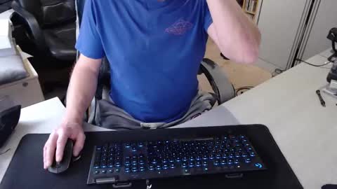 Snapshot of poodledude chatting on March 4, 9:59 am Dave online show from March 4, 9:59 am