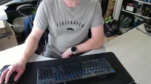 Snapshot of poodledude chatting on April 1, 12:17 pm Dave online show from April 1, 12:17 pm