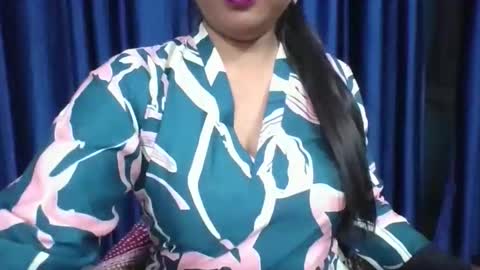 Snapshot of poojalady chatting on November 13, 4:50 pm poojalady online show from November 13, 4:50 pm