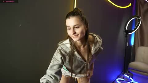 Louise  see you on December 1  at 2200 UTC3 online show from October 6, 8:12 am