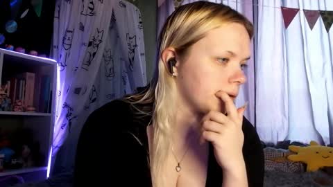 Snapshot of popkaeja chatting on March 16, 3:16 pm KarenChan online show from March 16, 3:16 pm