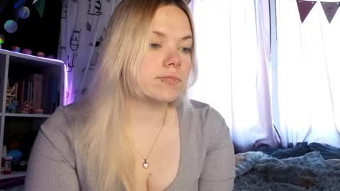 Snapshot of popkaeja chatting on March 18, 3:26 pm KarenChan online show from March 18, 3:26 pm