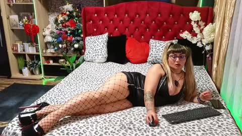 Snapshot of pornbubblebutt chatting on December 19, 5:29 pm pornbubblebutt online show from December 19, 5:29 pm