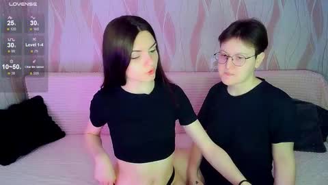 Ana and Tati online show from December 17, 8:26 pm