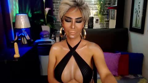 Snapshot of pornstardiva chatting on March 9, 2:15 am DivaGray online show from March 9, 2:15 am