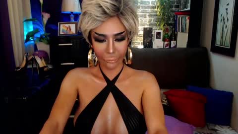 Snapshot of pornstardiva chatting on April 8, 9:26 pm DivaGray online show from April 8, 9:26 pm
