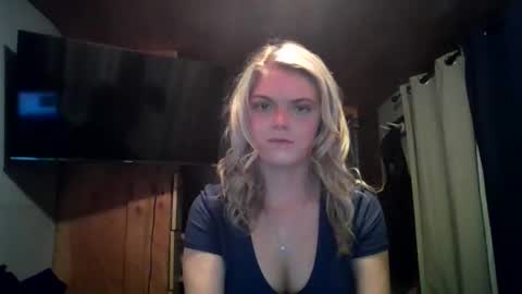 Snapshot of porshabelle chatting on December 22, 1:46 am porshabelle online show from December 22, 1:46 am