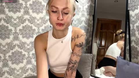  HERES SILVIA AND OlIVIA  WELCOME EVERYONE LOVENSE DOMI REACT TO YOUR TIPS LETS MAKE A GREAT SHOW TOGETHER  online show from September 9, 4:45 am
