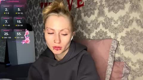  HERES SILVIA AND OlIVIA  WELCOME EVERYONE LOVENSE DOMI REACT TO YOUR TIPS LETS MAKE A GREAT SHOW TOGETHER  online show from September 12, 4:23 am