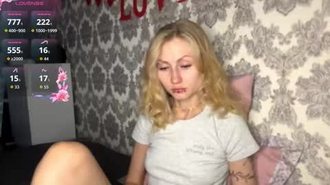  HERES SILVIA AND OlIVIA  WELCOME EVERYONE LOVENSE DOMI REACT TO YOUR TIPS LETS MAKE A GREAT SHOW TOGETHER  online show from September 15, 4:23 am