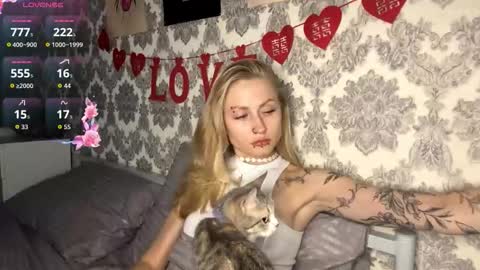  HERES SILVIA AND OlIVIA  WELCOME EVERYONE LOVENSE DOMI REACT TO YOUR TIPS LETS MAKE A GREAT SHOW TOGETHER  online show from September 16, 4:35 am