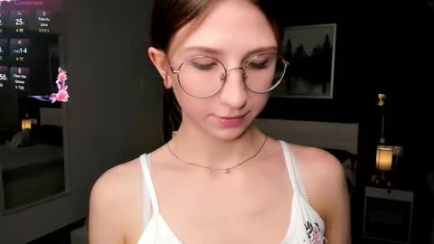 Elizabeth online show from October 9, 7:12 pm