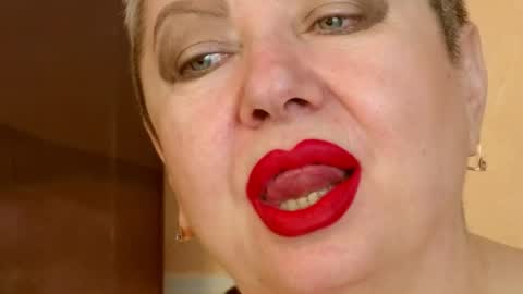 LADY POSH online show from May 15, 9:16 am