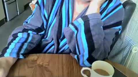 Snapshot of poshman65 chatting on October 29, 10:39 am poshman65 online show from October 29, 10:39 am