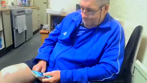 Snapshot of poshman65 chatting on November 14, 9:13 pm poshman65 online show from November 14, 9:13 pm