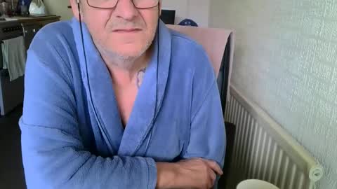 Snapshot of poshman65 chatting on November 25, 11:10 am poshman65 online show from November 25, 11:10 am