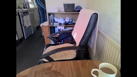 Snapshot of poshman65 chatting on March 2, 10:44 am poshman65 online show from March 2, 10:44 am