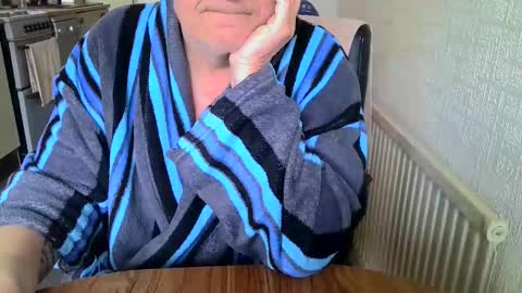 Snapshot of poshman65 chatting on March 4, 11:49 am poshman65 online show from March 4, 11:49 am