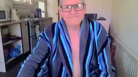 Snapshot of poshman65 chatting on March 26, 9:59 am poshman65 online show from March 26, 9:59 am