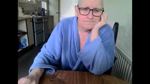 Snapshot of poshman65 chatting on April 5, 9:17 am poshman65 online show from April 5, 9:17 am