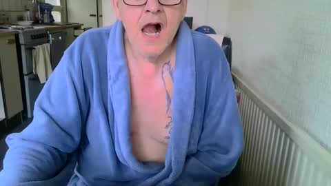 Snapshot of poshman65 chatting on April 11, 10:52 am poshman65 online show from April 11, 10:52 am