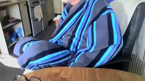 Snapshot of poshman65 chatting on April 15, 11:17 am poshman65 online show from April 15, 11:17 am