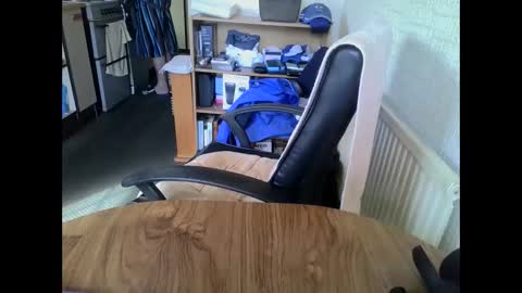 Snapshot of poshman65 chatting on April 18, 9:57 am poshman65 online show from April 18, 9:57 am