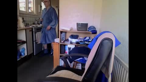 Snapshot of poshman65 chatting on April 23, 8:35 am poshman65 online show from April 23, 8:35 am