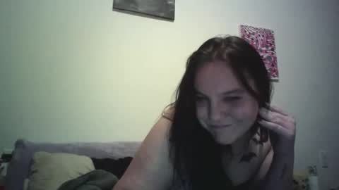 Snapshot of poundedsnowbunny chatting on October 26, 10:15 pm SnowBunny online show from October 26, 10:15 pm