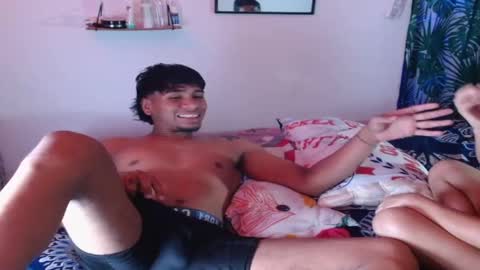 ALEX Y ALEXA online show from February 5, 4:17 am