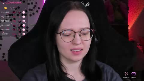 Robyn online show from February 12, 4:24 pm