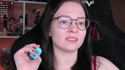 Robyn online show from April 1, 1:34 pm