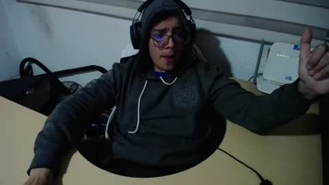 powerfulzeus2 online show from November 13, 2:10 am