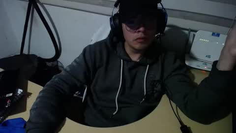 powerfulzeus2 online show from November 17, 3:23 am