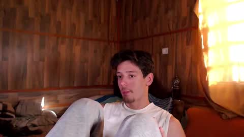 chris independent  online show from March 14, 10:04 pm