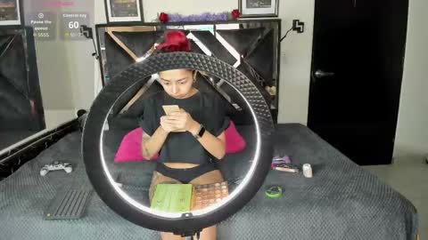 Snapshot of poyson_ivy1 chatting on May 12, 12:08 am poyson_ivy1 online show from May 12, 12:08 am