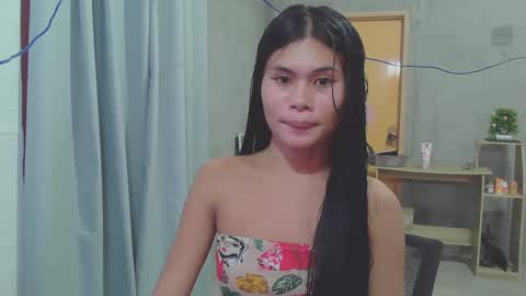 Snapshot of precious_athena chatting on February 2, 2:02 pm precious_athena online show from February 2, 2:02 pm