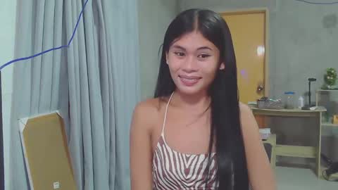 Snapshot of precious_athena chatting on February 10, 12:29 pm precious_athena online show from February 10, 12:29 pm