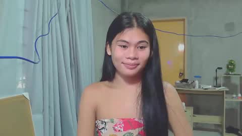 Snapshot of precious_athena chatting on February 16, 11:59 pm precious_athena online show from February 16, 11:59 pm