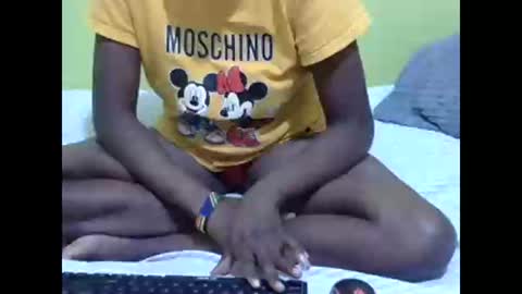 precious_nesh online show from February 25, 10:15 am