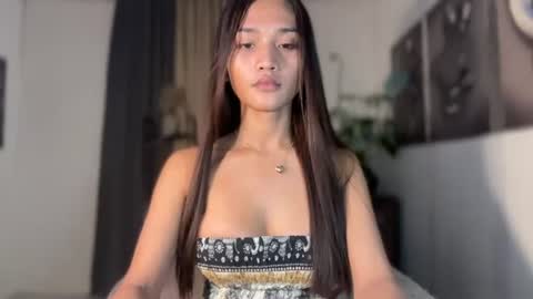 Snapshot of precious_sy chatting on June 18, 9:14 am ur hot and wet precious online show from June 18, 9:14 am