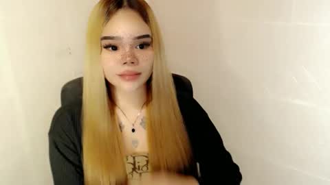 Snapshot of preciousangel69xxx chatting on January 11, 2:33 pm MAXXINE online show from January 11, 2:33 pm