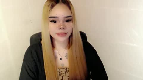 Snapshot of preciousangel69xxx chatting on January 14, 8:31 am MAXXINE online show from January 14, 8:31 am