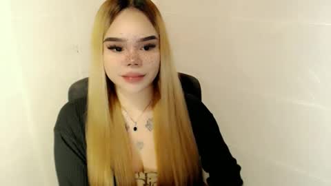 Snapshot of preciousangel69xxx chatting on February 2, 1:59 am MAXXINE online show from February 2, 1:59 am