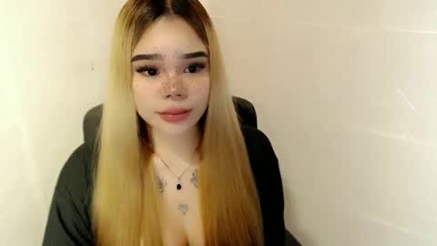 Snapshot of preciousangel69xxx chatting on February 3, 6:40 am MAXXINE online show from February 3, 6:40 am