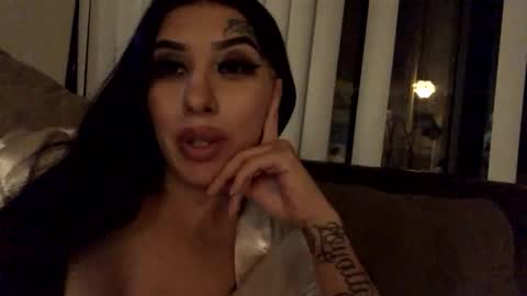 Snapshot of preciousmami chatting on October 24, 7:27 am preciousmami online show from October 24, 7:27 am