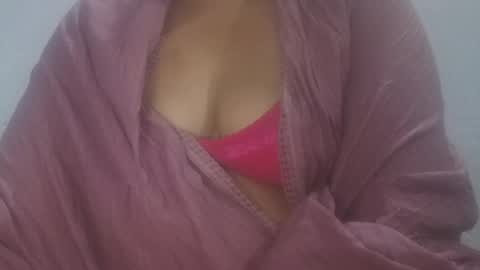 Snapshot of preet_punjaban02 chatting on July 5, 5:42 pm preet_punjaban02 online show from July 5, 5:42 pm