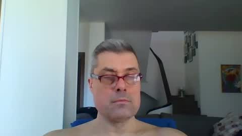 Snapshot of prendimisubito chatting on March 27, 10:37 am prendimisubito online show from March 27, 10:37 am