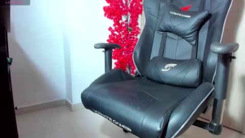 Snapshot of pressure_xxx_420 chatting on February 3, 9:58 am PRESSURE online show from February 3, 9:58 am