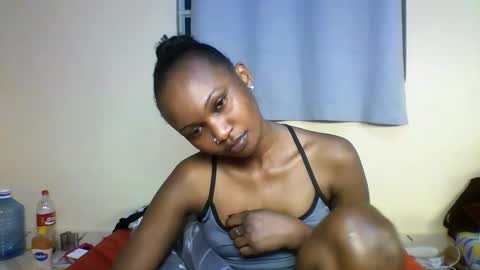 Snapshot of prettie_candy9 chatting on September 16, 12:44 am Prettie candy9 online show from September 16, 12:44 am